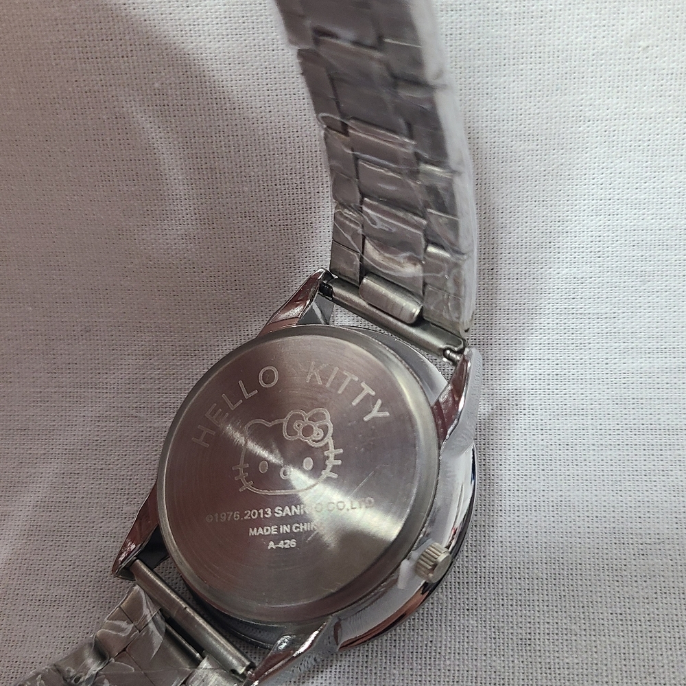 Brand new Sanrio Hello Kitty stainless steel watch- Pink - Picture 5 of 8
